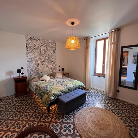 Bed and Breakfast Les Baroudeurs De Saint Jean Esterno foto