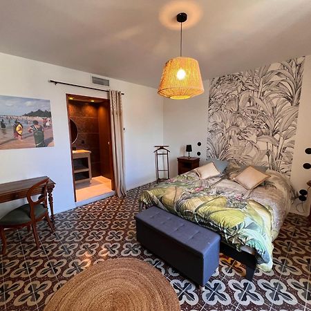 Bed and Breakfast Les Baroudeurs De Saint Jean Esterno foto