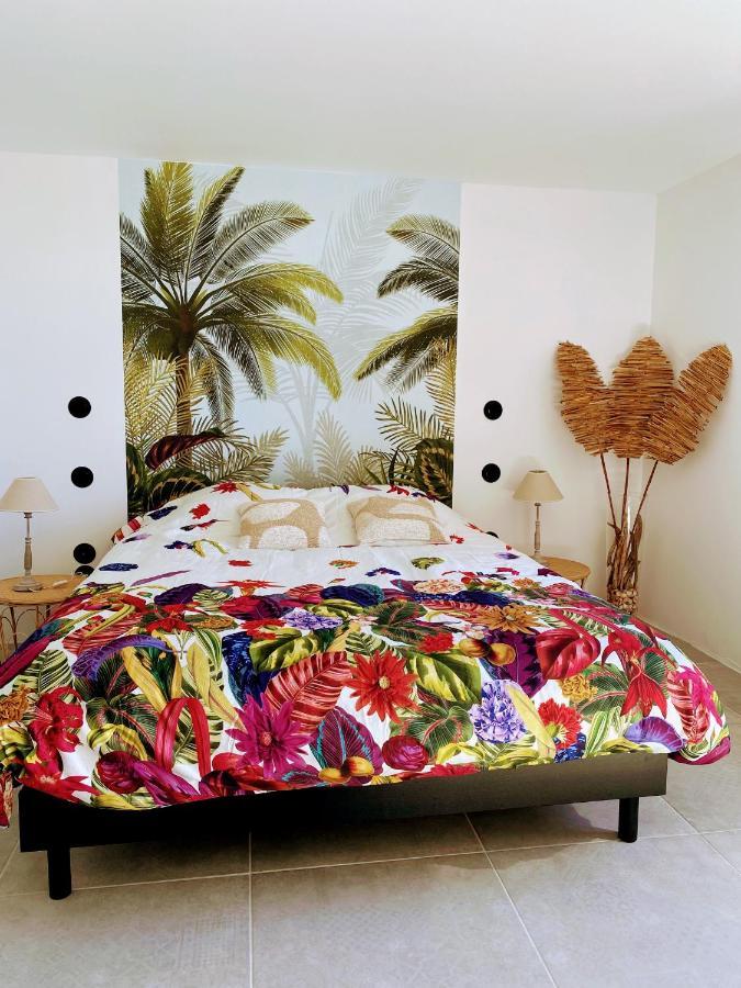 Bed and Breakfast Les Baroudeurs De Saint Jean Esterno foto