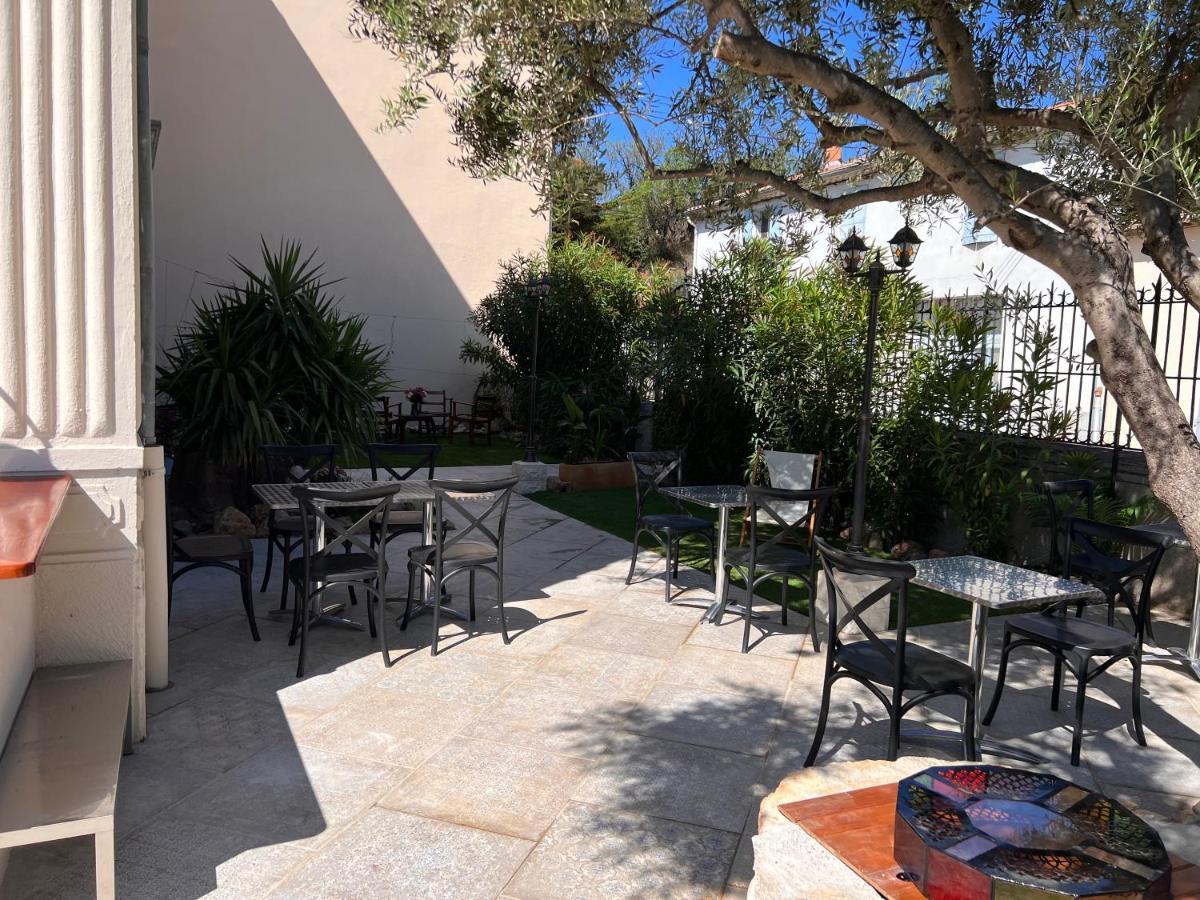 Bed and Breakfast Les Baroudeurs De Saint Jean Esterno foto