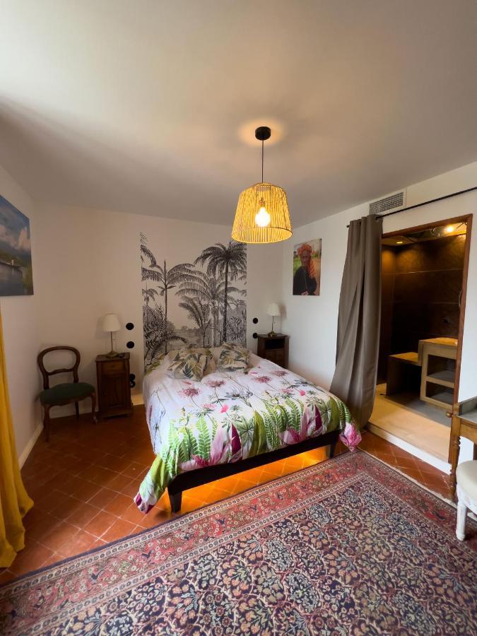 Bed and Breakfast Les Baroudeurs De Saint Jean Esterno foto