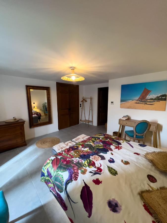 Bed and Breakfast Les Baroudeurs De Saint Jean Esterno foto