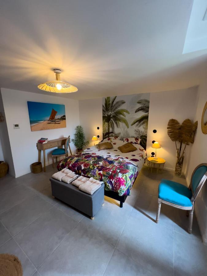 Bed and Breakfast Les Baroudeurs De Saint Jean Esterno foto