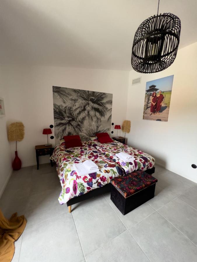Bed and Breakfast Les Baroudeurs De Saint Jean Esterno foto