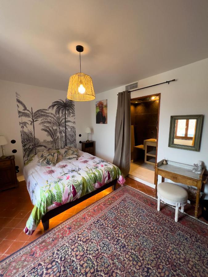 Bed and Breakfast Les Baroudeurs De Saint Jean Esterno foto