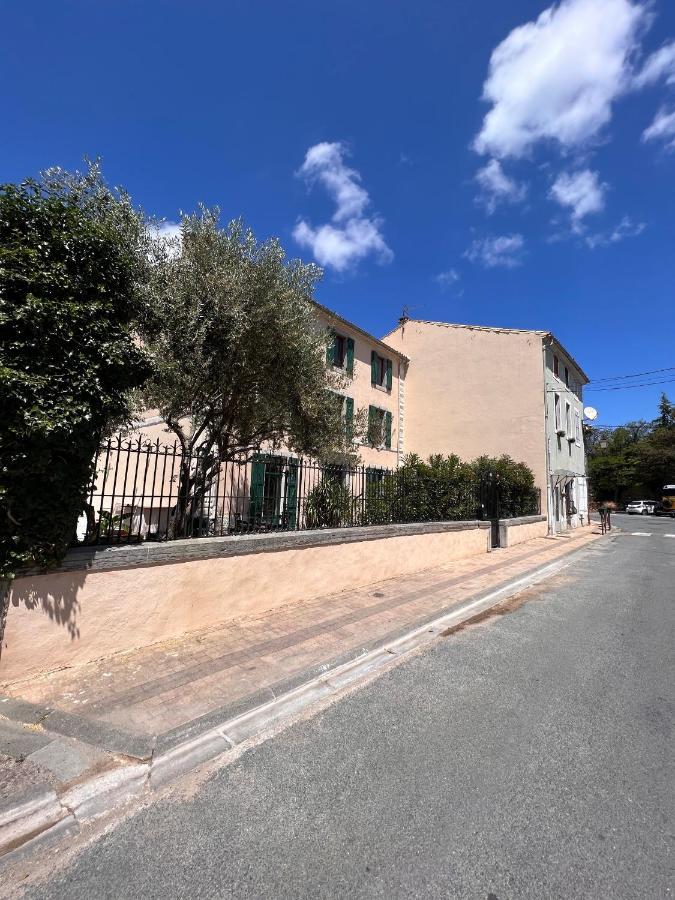 Bed and Breakfast Les Baroudeurs De Saint Jean Esterno foto