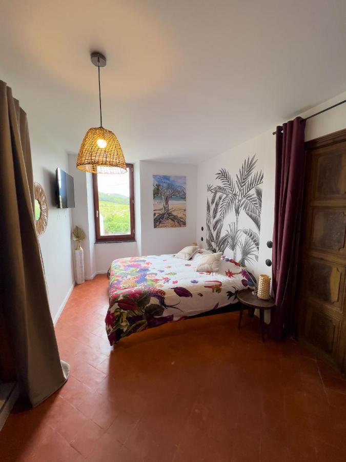 Bed and Breakfast Les Baroudeurs De Saint Jean Esterno foto