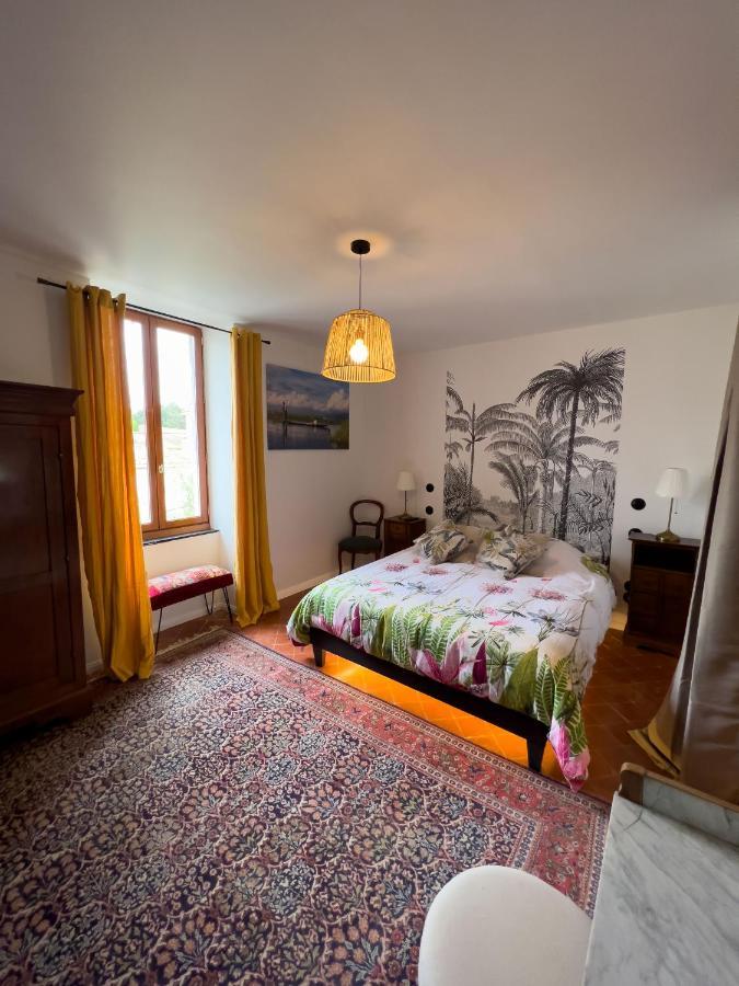 Bed and Breakfast Les Baroudeurs De Saint Jean Esterno foto