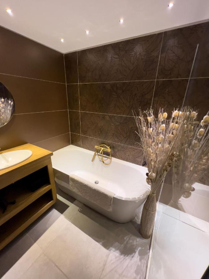 Bed and Breakfast Les Baroudeurs De Saint Jean Esterno foto