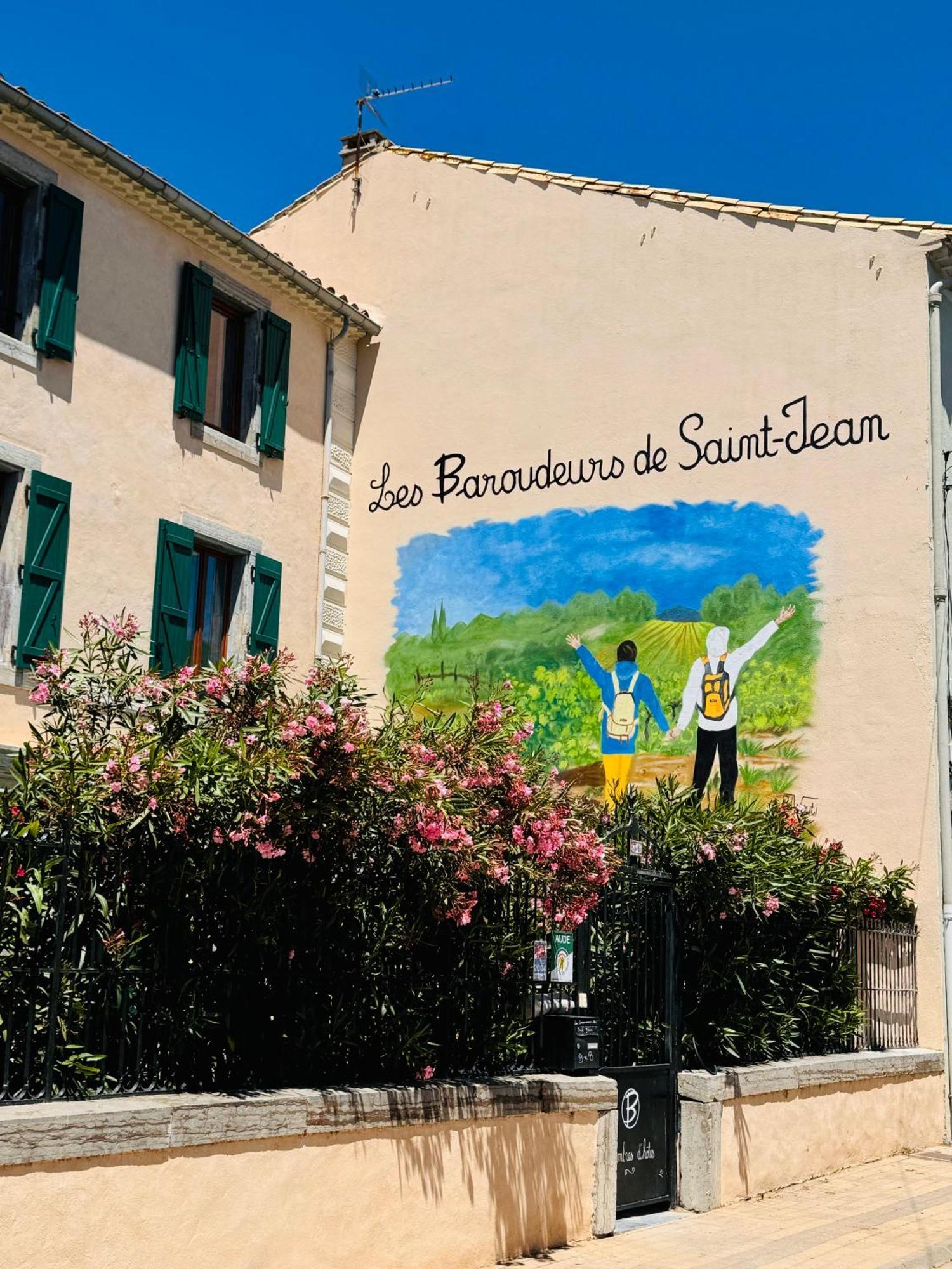 Bed and Breakfast Les Baroudeurs De Saint Jean Esterno foto