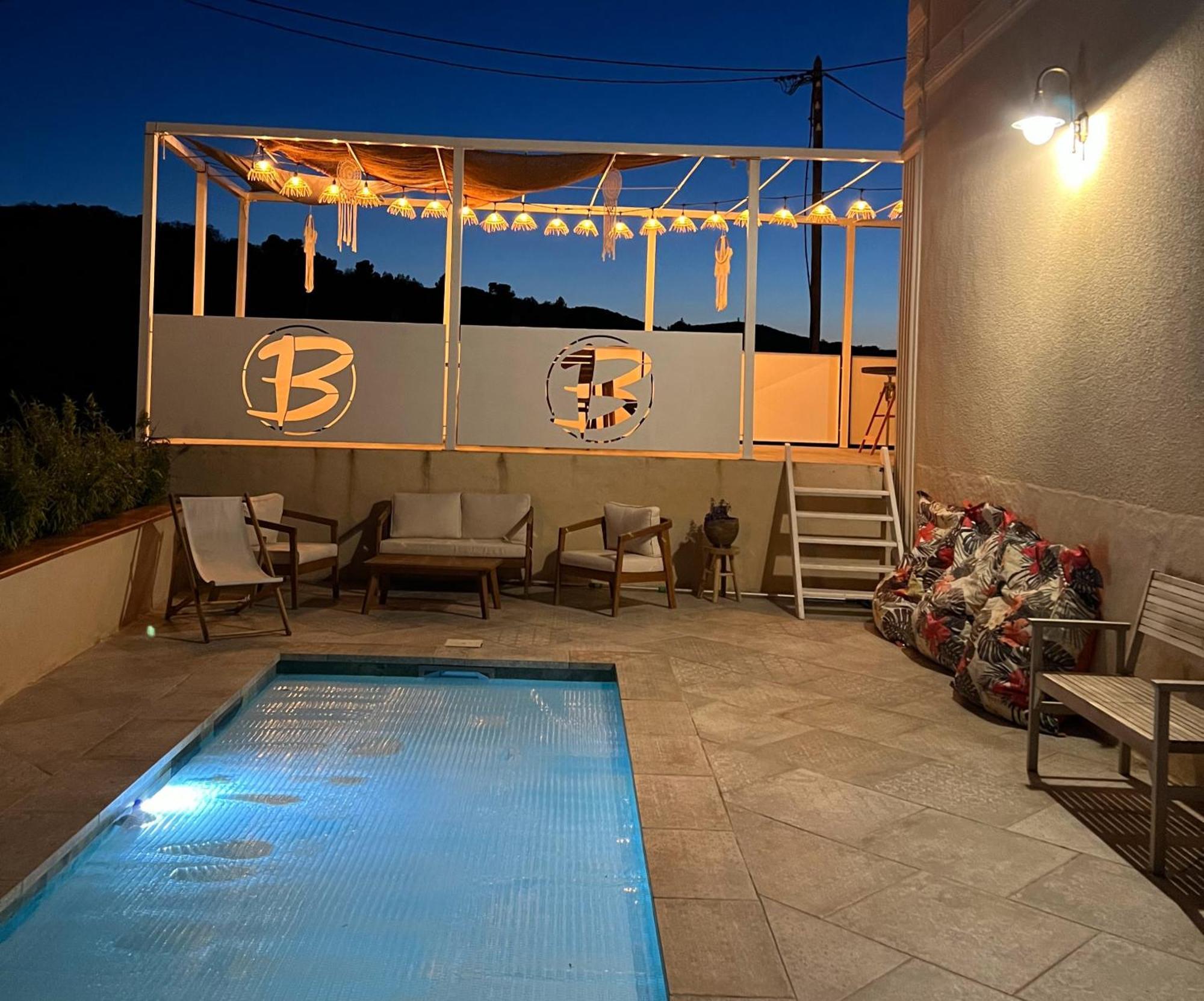Bed and Breakfast Les Baroudeurs De Saint Jean Esterno foto