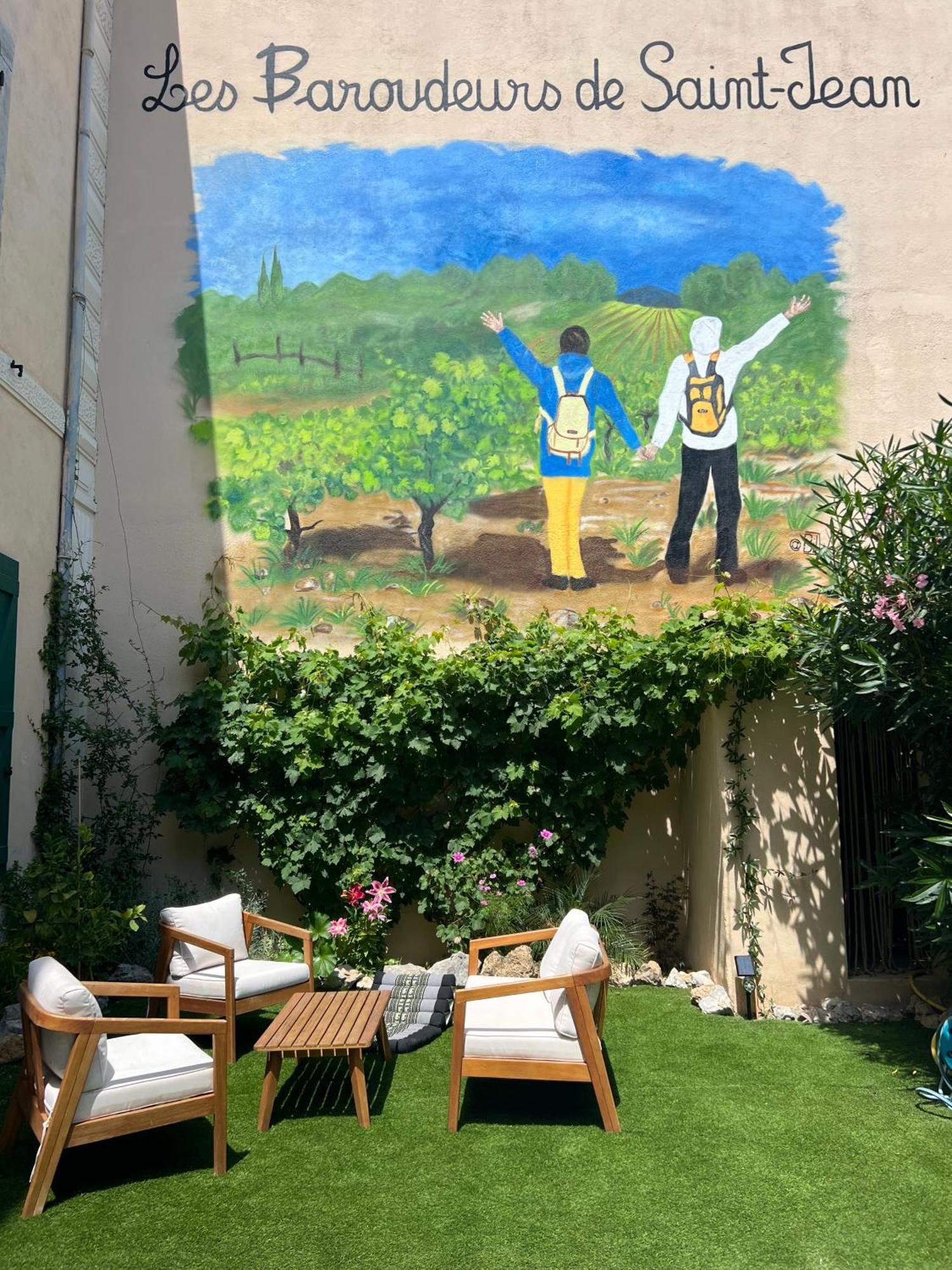 Bed and Breakfast Les Baroudeurs De Saint Jean Esterno foto